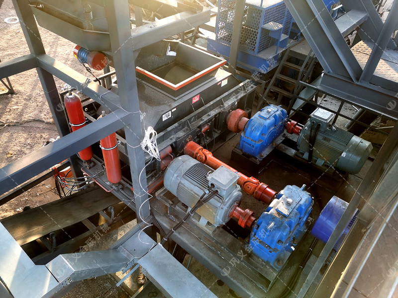 砂石級配不合理拖垮混凝土質(zhì)量？液壓對輥制砂機能否破解這一難題？